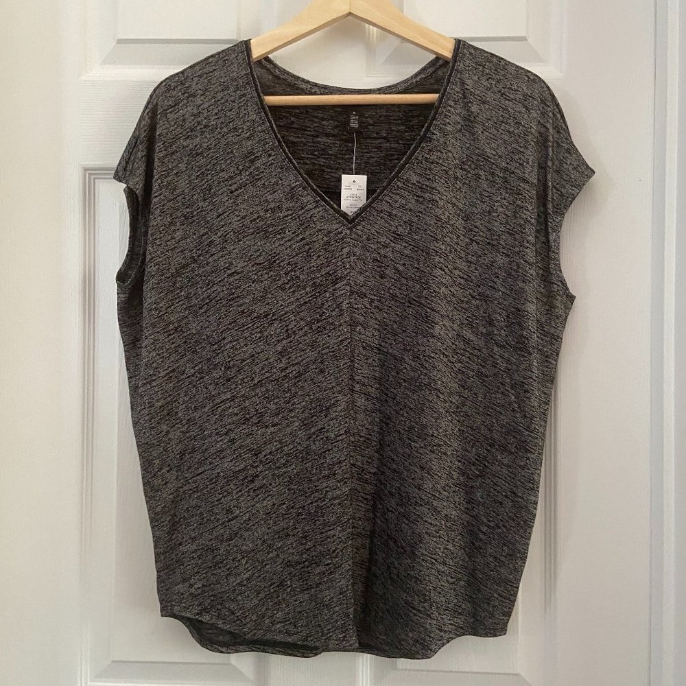 White House Black Market Jetsetter T